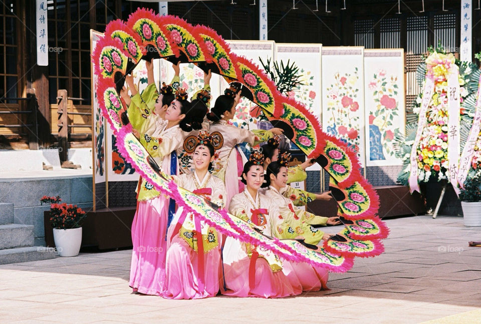 Korean fan dancers at a traditional wedding in Seoul.