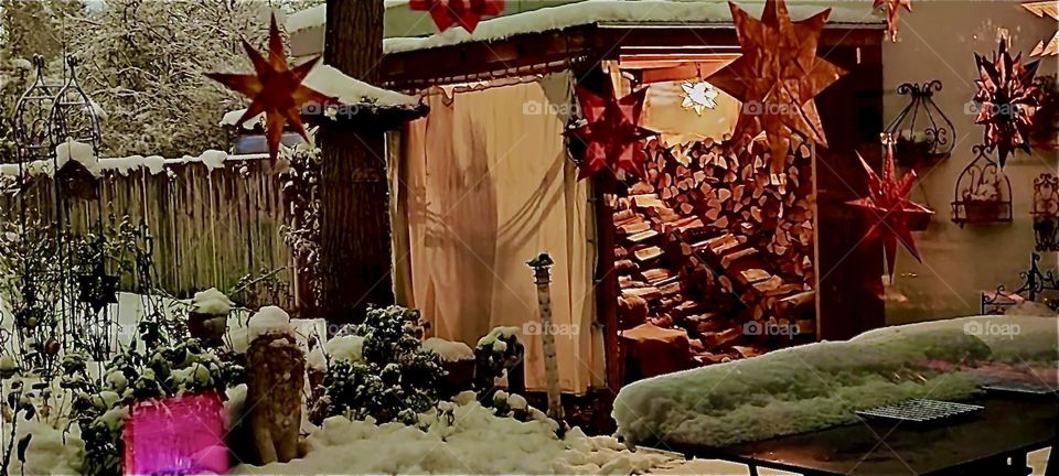 Snow has accumulated already but this is only the beginning. At this point the white on the ground still has a romantic feel to it as this picture from „Bavaria“ in early December 2023 serves to illustrate. Hypnotic Productions