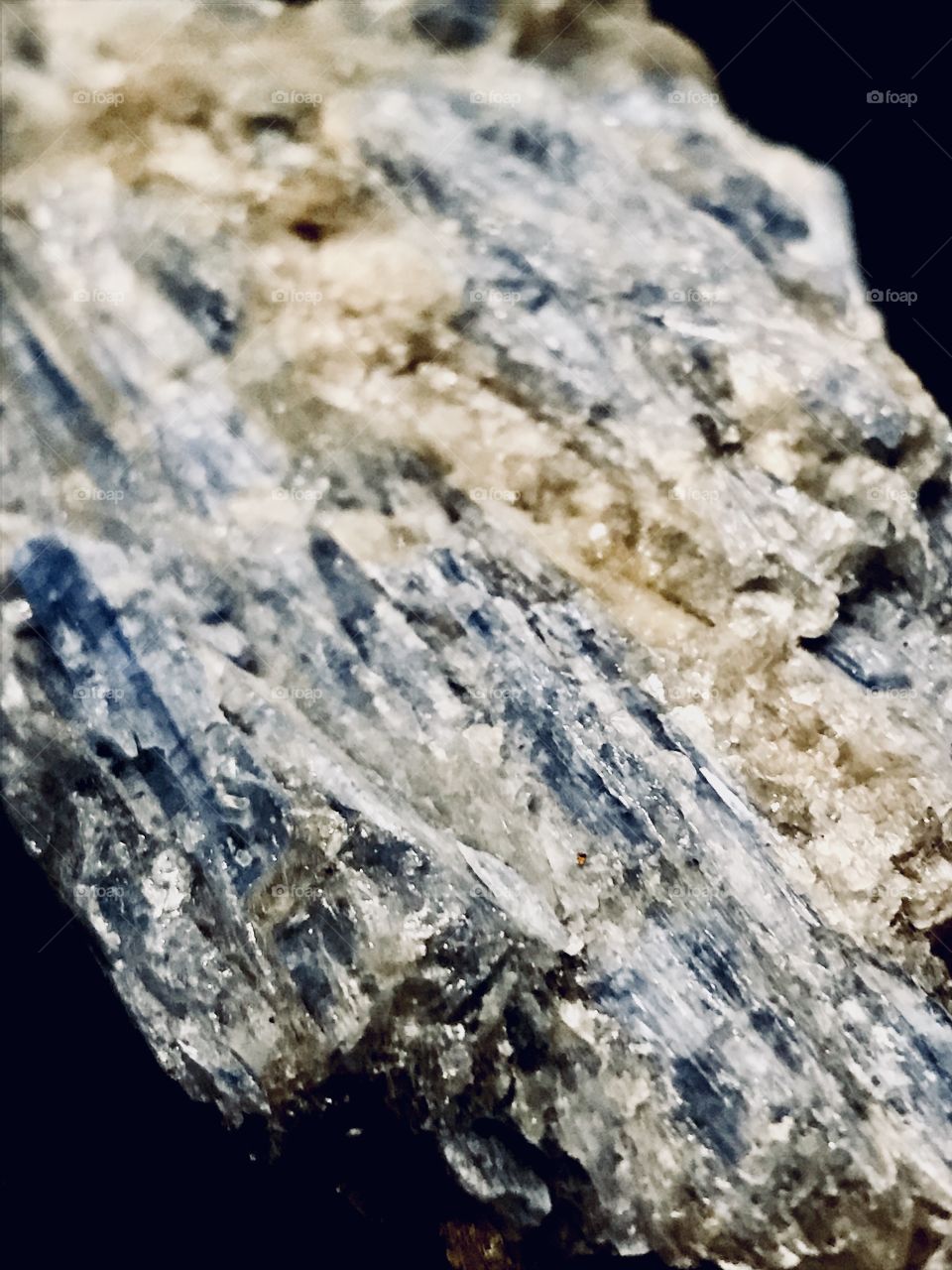 Kyanite 