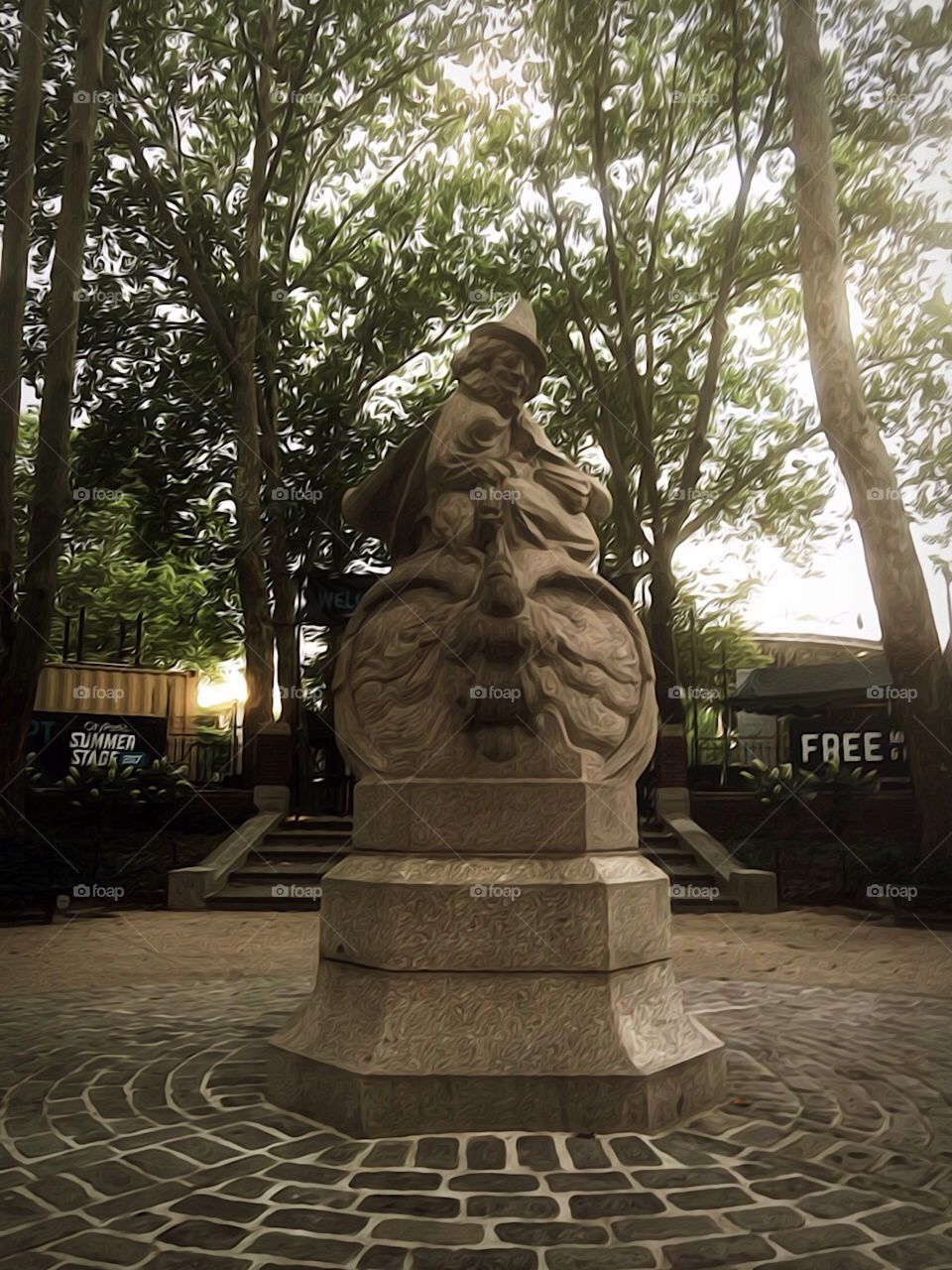 Mother Goose Sculpture, Central Park, New York City. Instagram @PennyPeronto