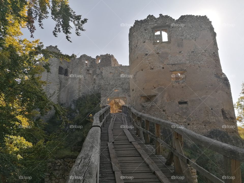 Uhrovec castle