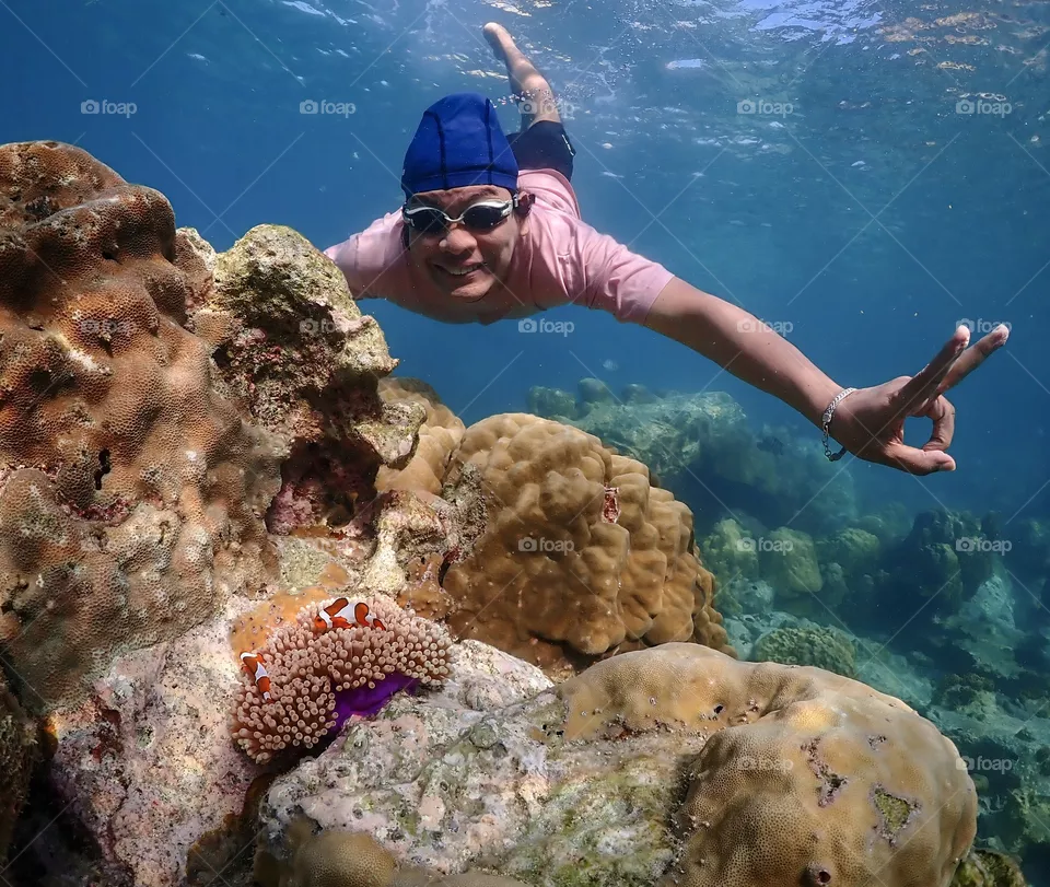 Sattahip,Chon Buri/Thailand-November 24 2019:Diving trip at beautiful under world , Samae San island
