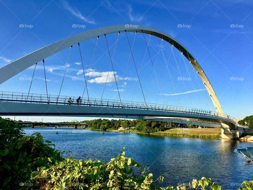 Suspended bridge