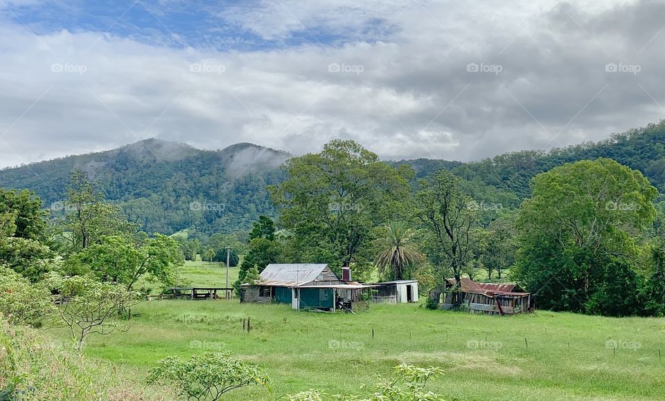 Ramshackle house, Oxley Highway, NSW Australia 