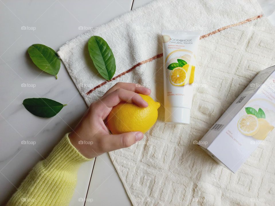hand cream with lemon .