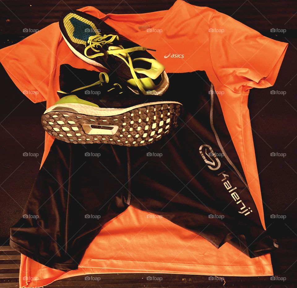 🏃‍♂️ 🇺🇸 Good Morning!  Everything ready to sweat the shirt. Let's go for a good morning jog?  Running is good for your health! / 🇧🇷 Bom dia! Tudo pronto para suar a camisa. Vamos para um bom cooper matinal? Correr faz bem para a saúde! 