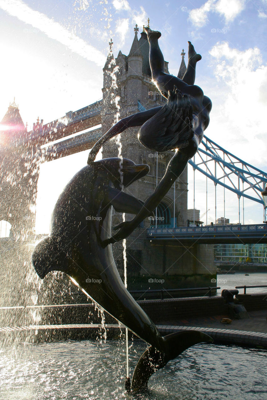 woman london statue river by dannytwotaps