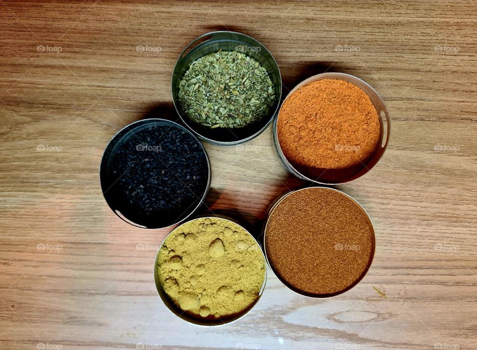 spice pots