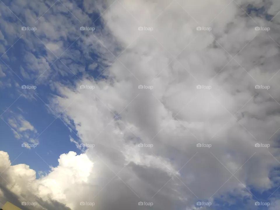 a image of blue and white sky