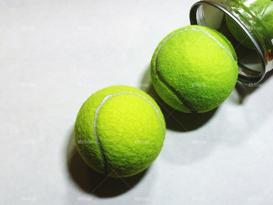 Tennis balls - optic yellow