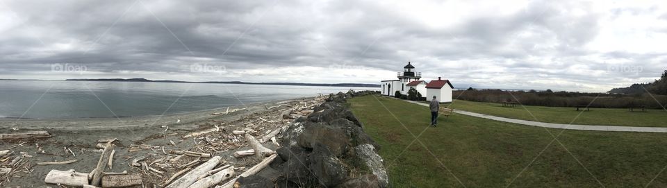 Seattle Sound, a Lighthouse 