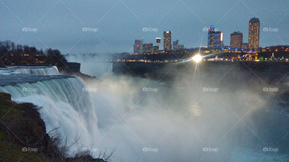 Niagara Falls at night