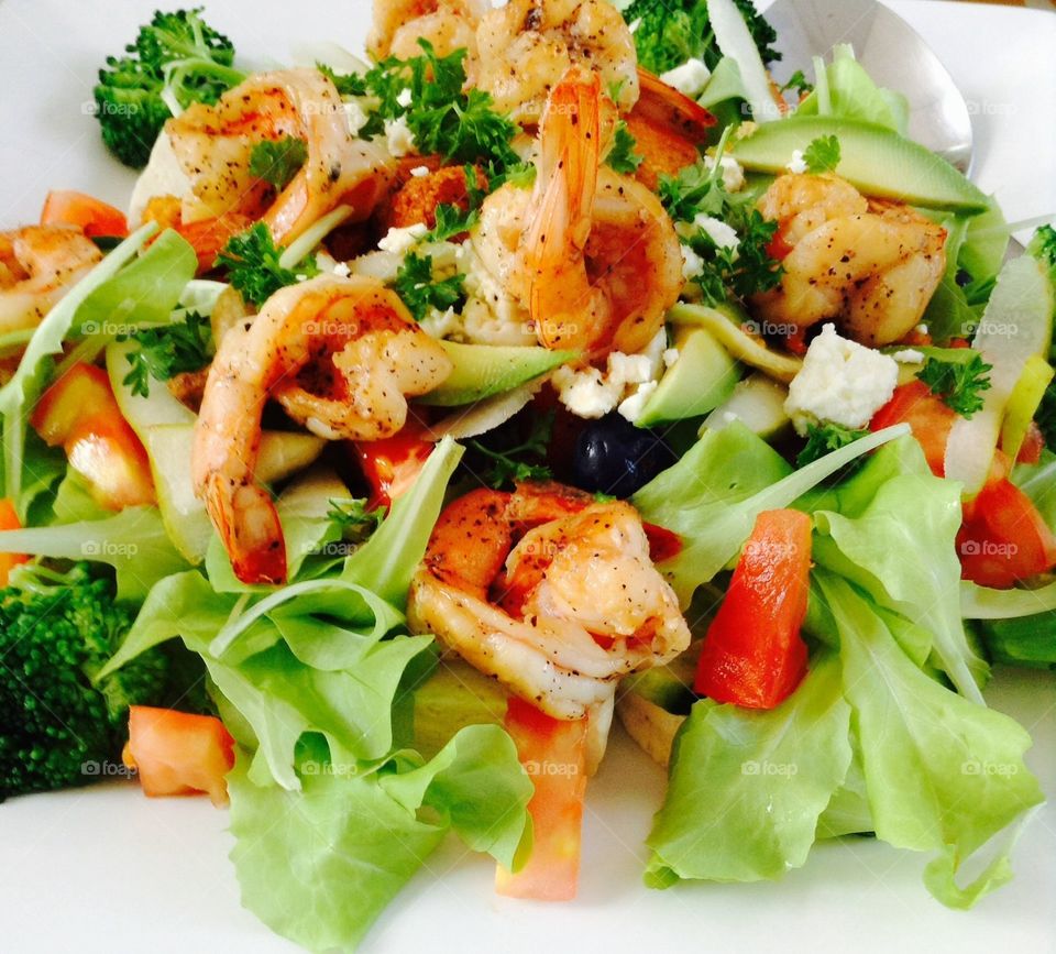 Grilled shrimp salad 