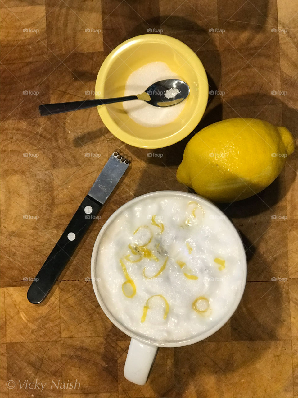 A London Fog latte is traditionally made with a strongly steeped Earl Grey tea, a pinch of lavender & vanilla. This Earl Grey latte was made with the same strong tea, foamed milk, fresh lemon zest & a dusting of fine sugar. Yummy!