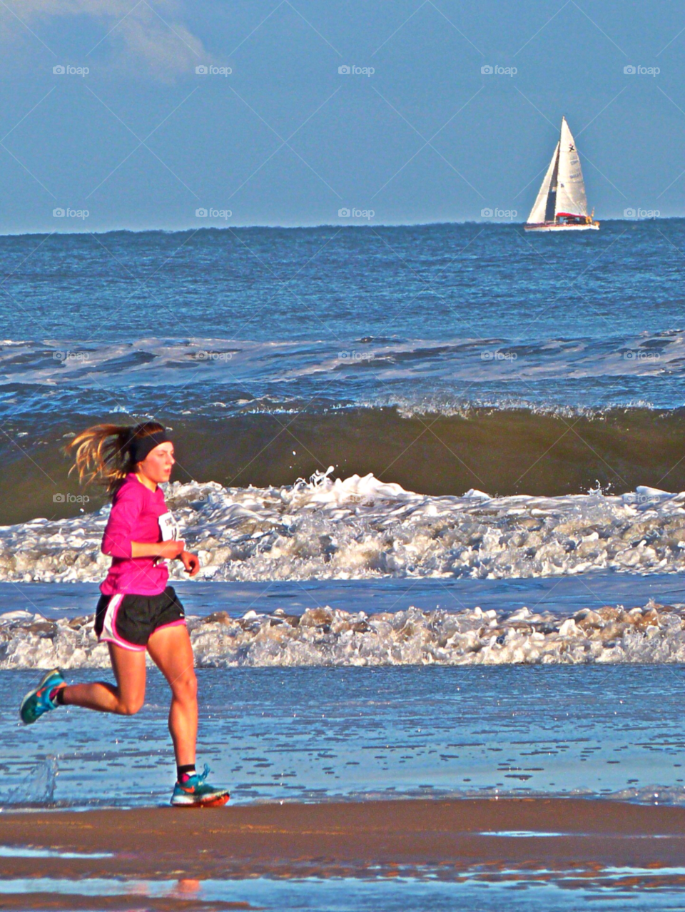 blyth beach girl water by Raid1968