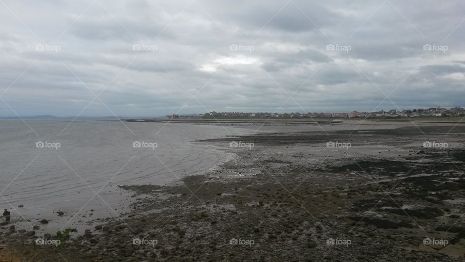 the ocean on a cloudy day