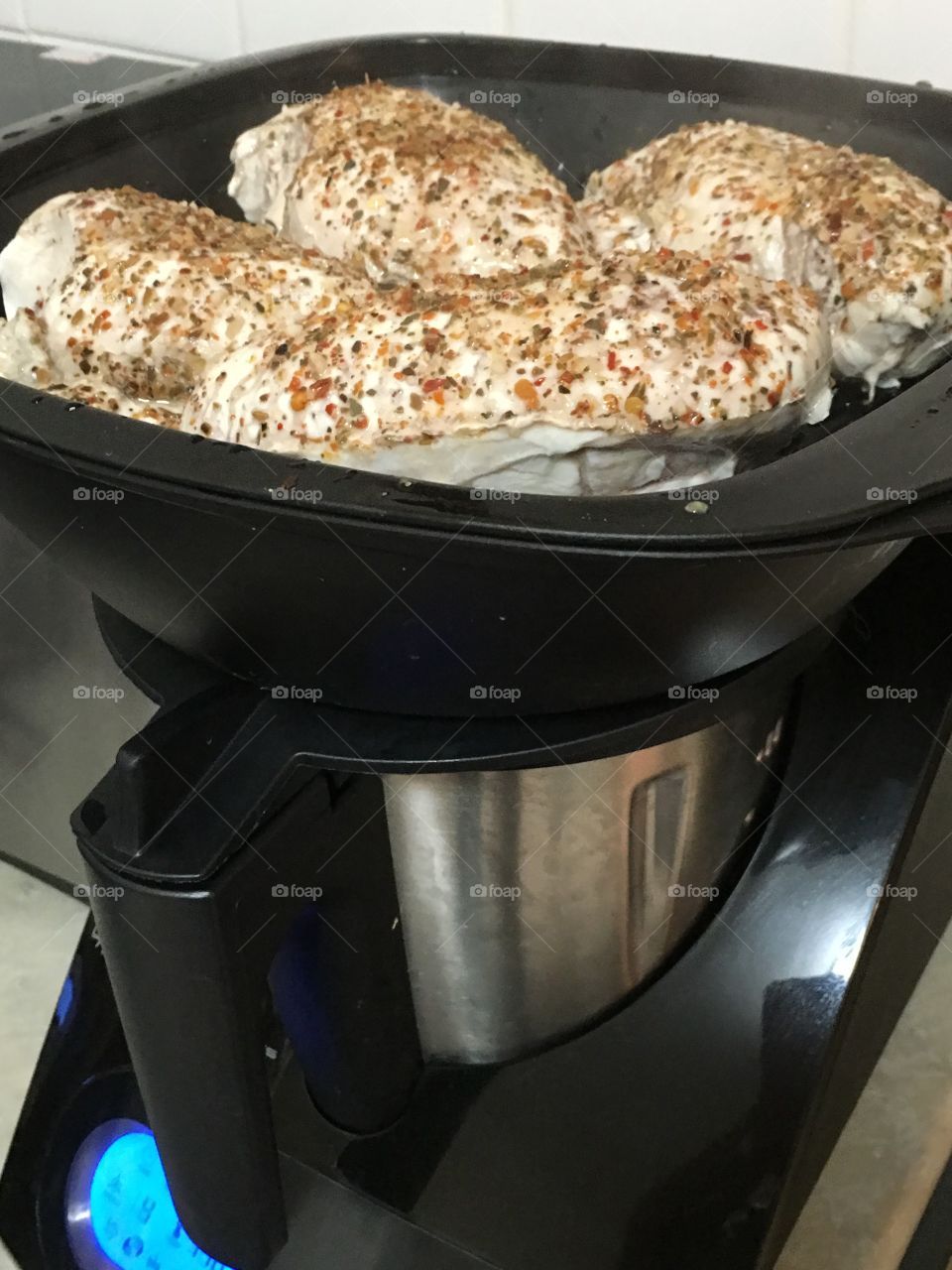 Steaming chicken breasts 