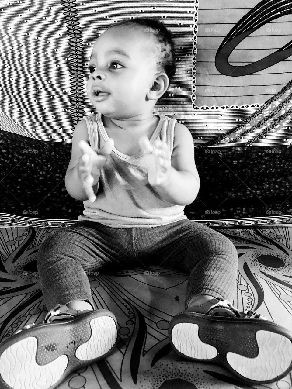 shine faintly with a wavering light, this is glimmer.