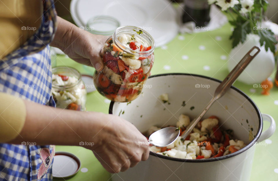 Prepare pickle and full the jar