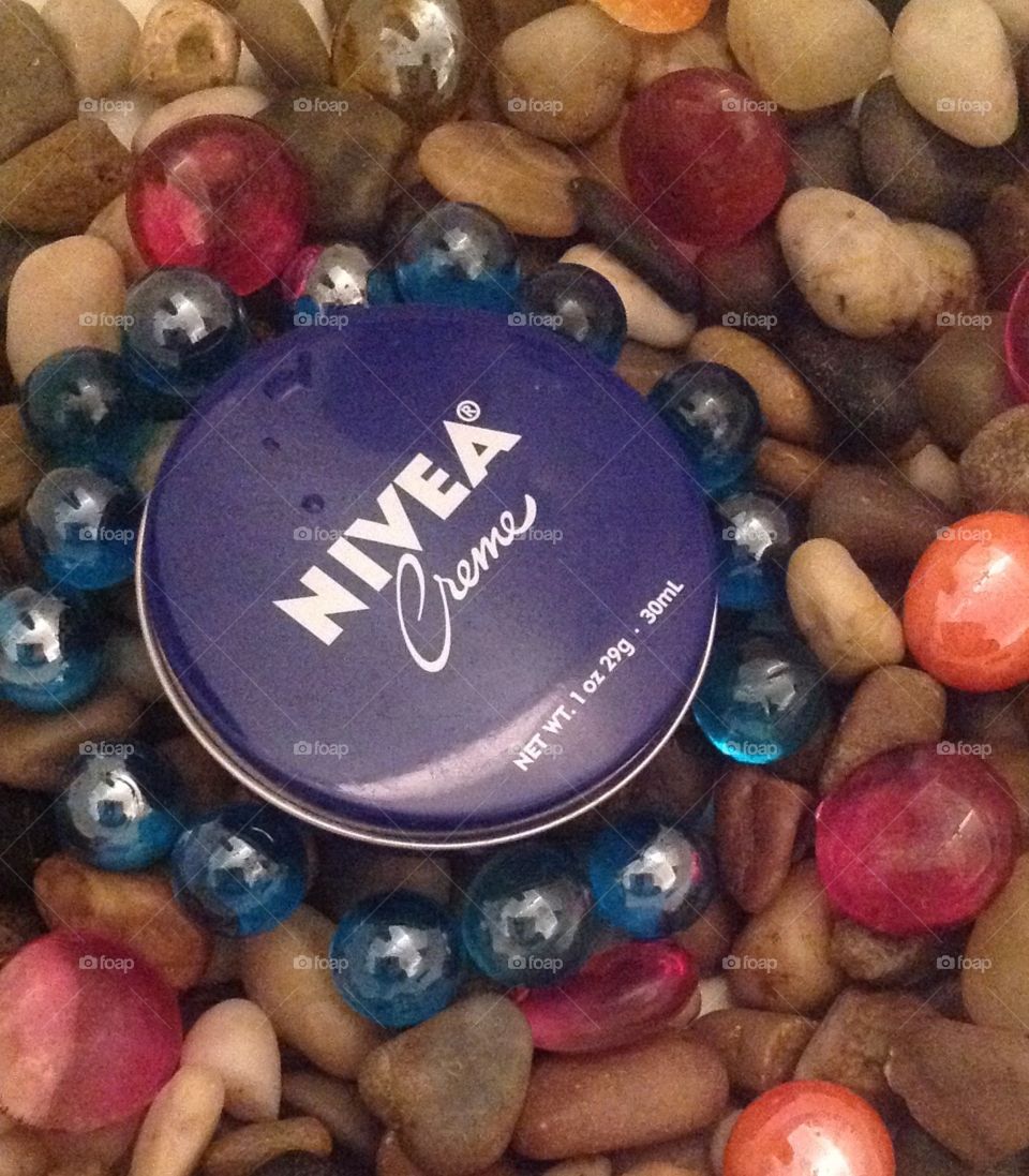 What's that Nivea is sitting on?