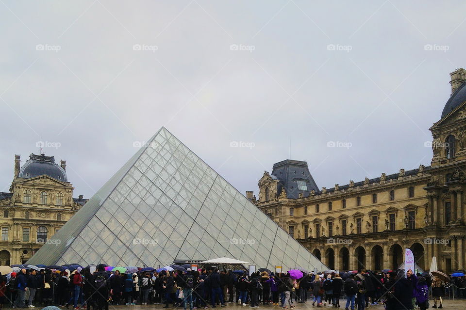 Louvre, glass piramide,