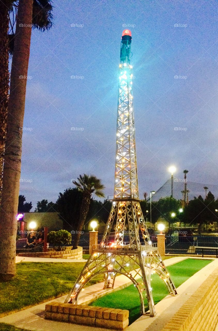 eiffel tower at boomers