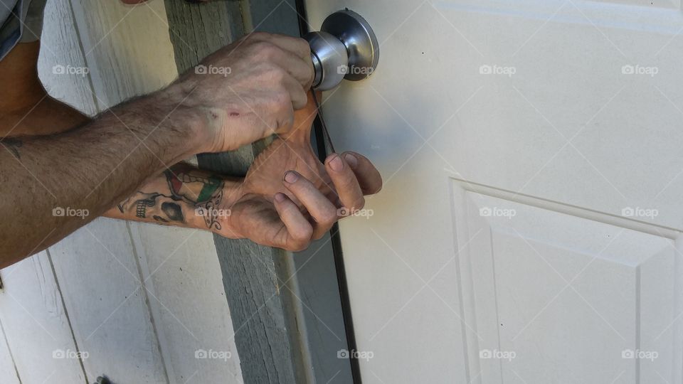 the break-in, picking a lock