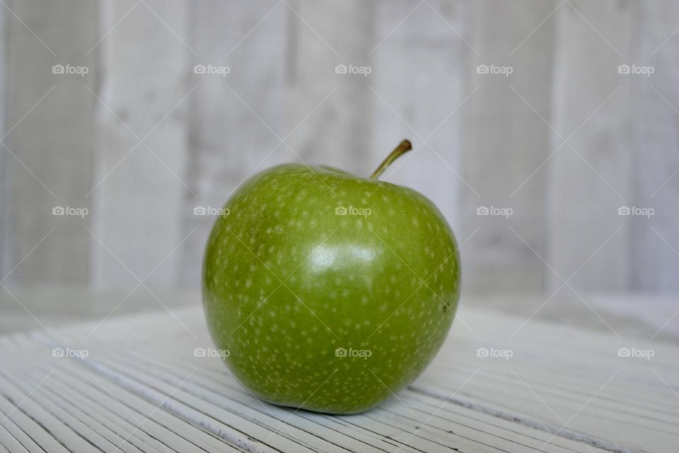 Green apple 