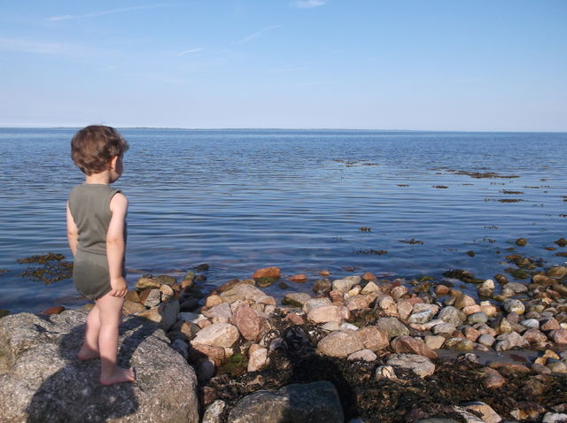 kind Sehnsucht wasser meer ocean sea wartend
