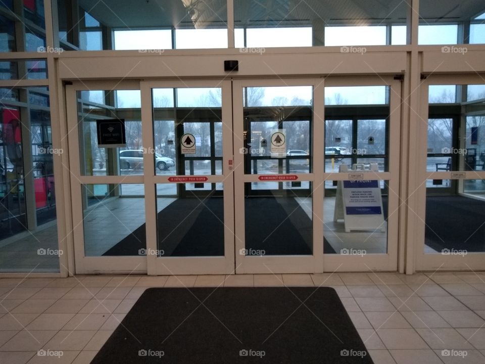 door/entry for mall