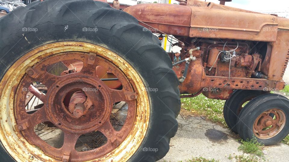 Tractor tire