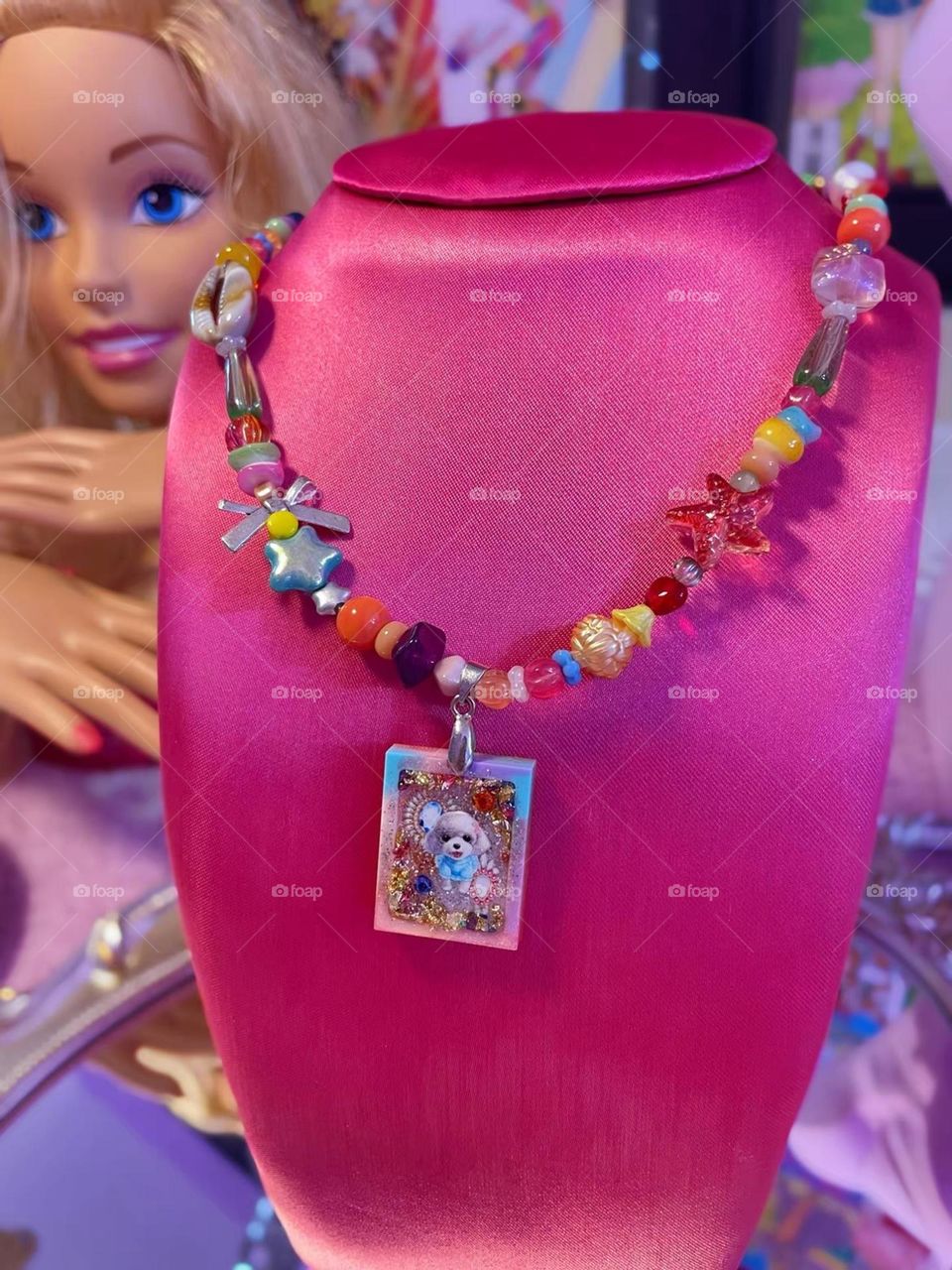 Beautiful Barbie style necklace 