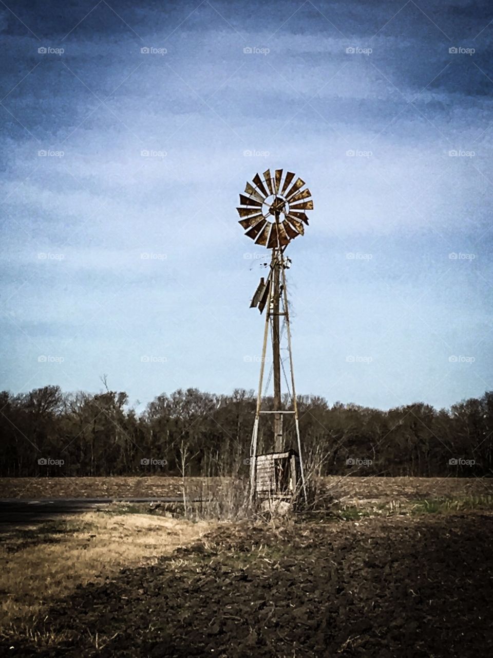 Broken windmill 