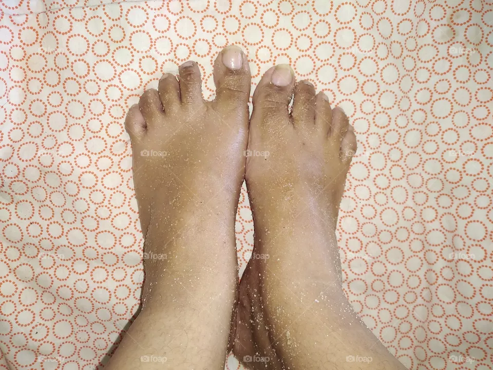 👣