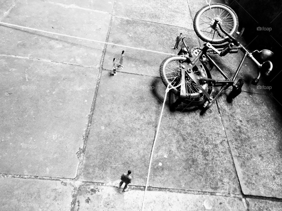 Fall into the trap of the Lililiput