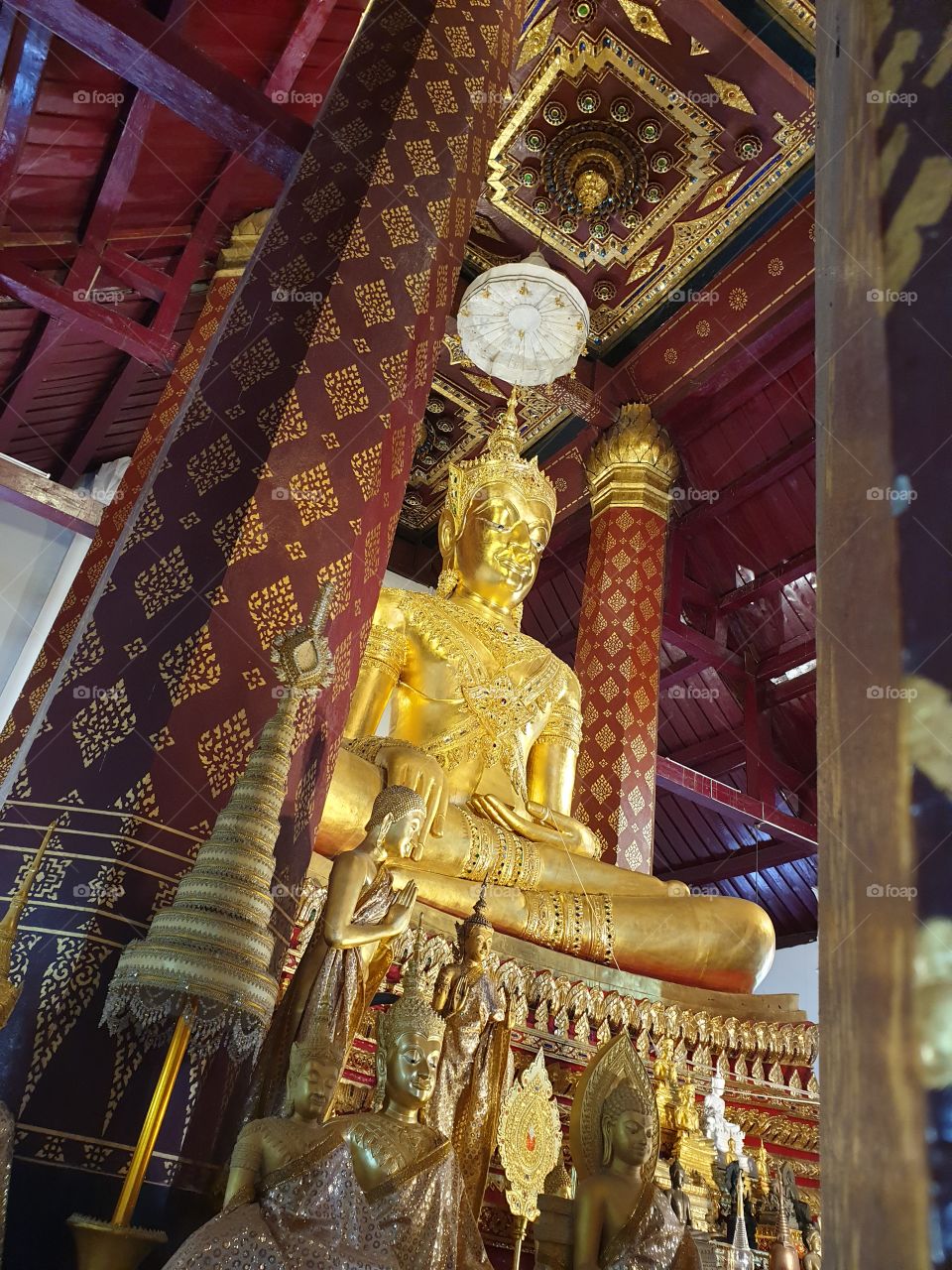 golden lord buddha