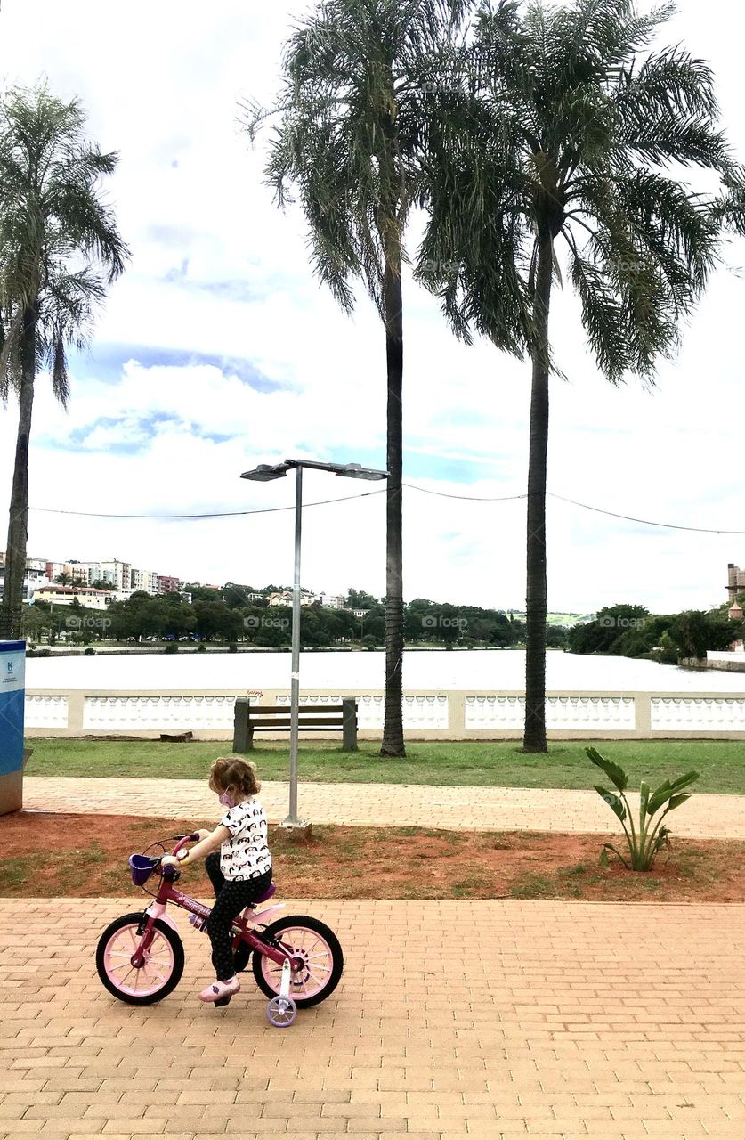 🇺🇸 Life on the move: riding a bike in nature is always great! / 🇧🇷 Vida em movimento: andar de bicicleta em meio a natureza é sempre muito legal!