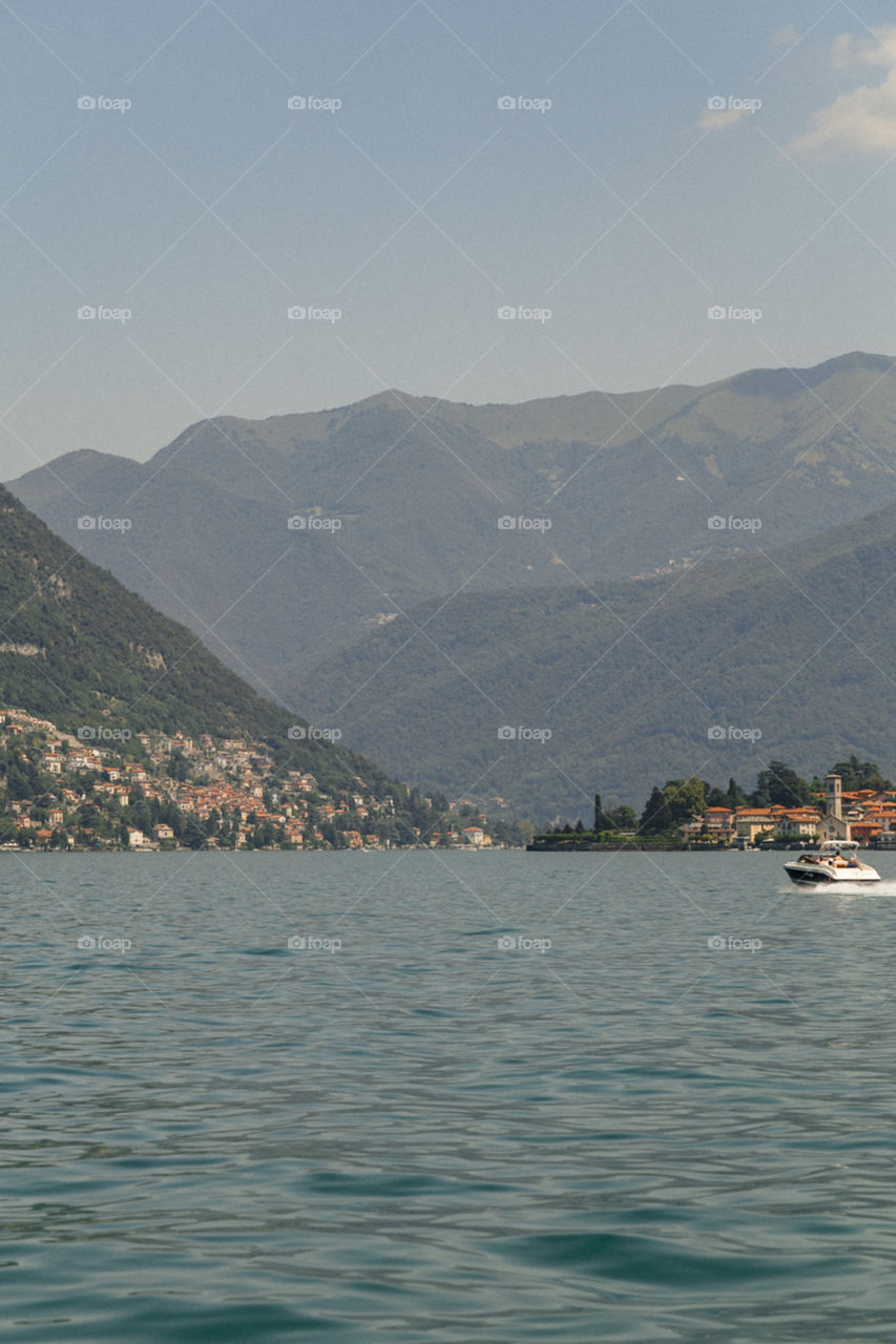 Lago Como no norte da Itália é um lugar lindo para se conhecer na Europa, com paisagens incríveis!