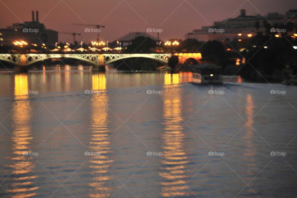 Sevilla desde el puente de Triana