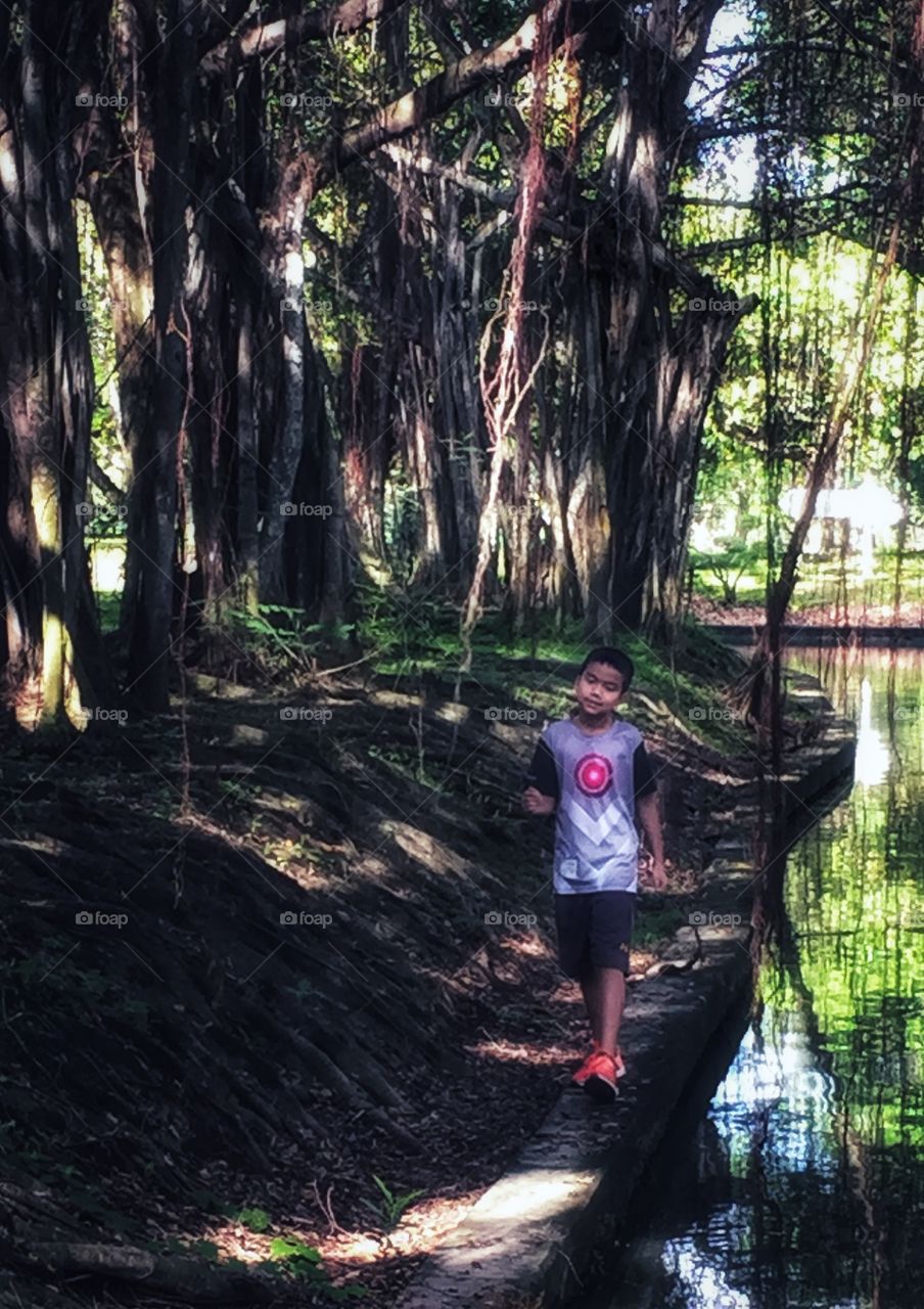 Walk beside the canal 