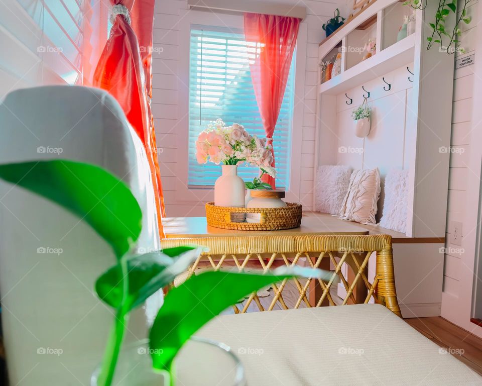 Peaceful room with botanical plant and flowers