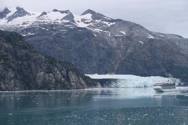 Glacier and cruise ship 
