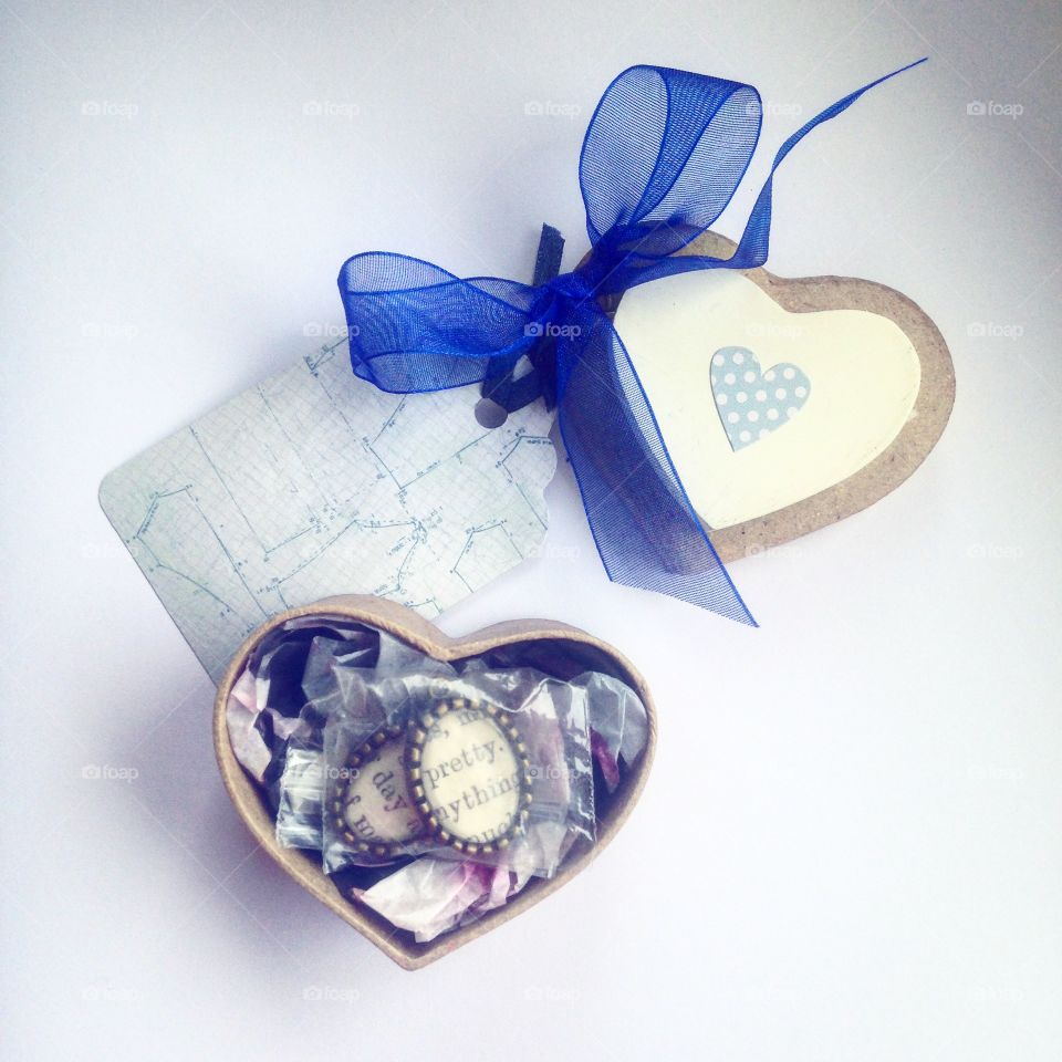 Pretty jewellery box . Here's some fashionable handmade earrings in a handmade box 