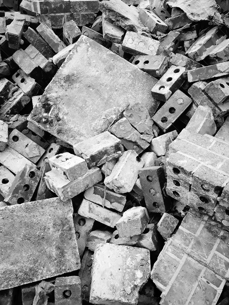 pile o rubble  in black and white