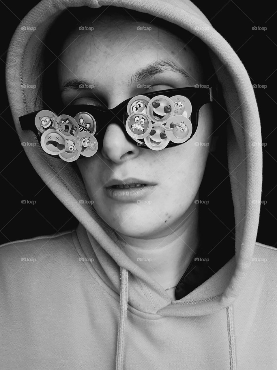 Black and white emotion glasses