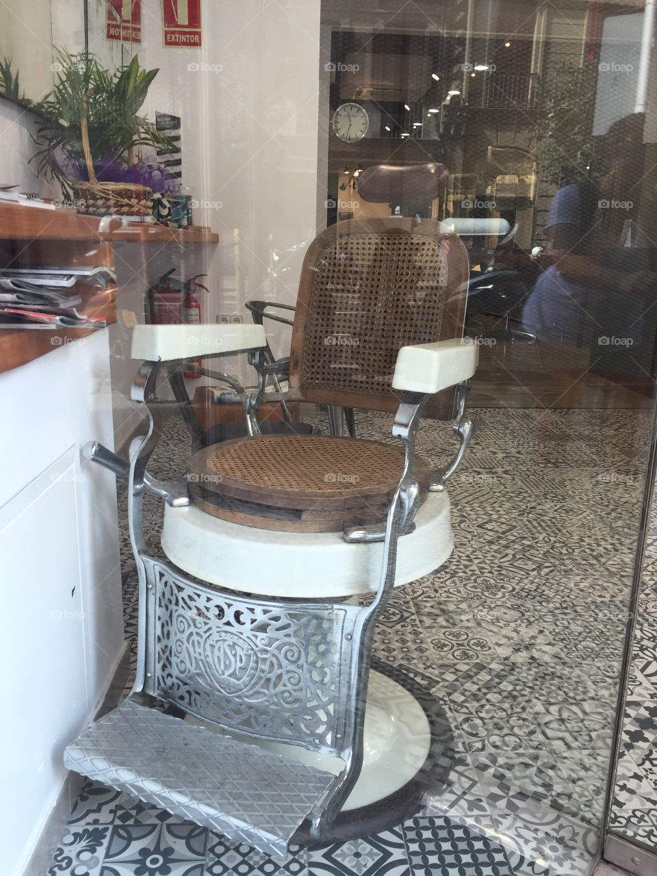 Barber's chair