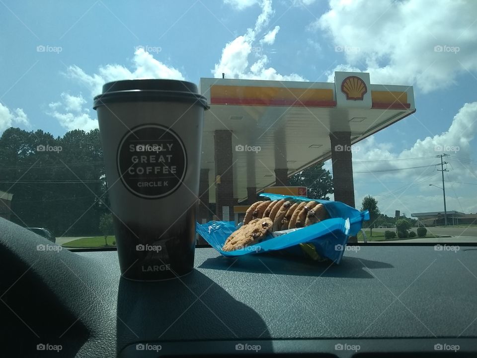 coffee and cookies for the road. <3
Shell, 35 Goodman Rd W, Southaven, MS 38671