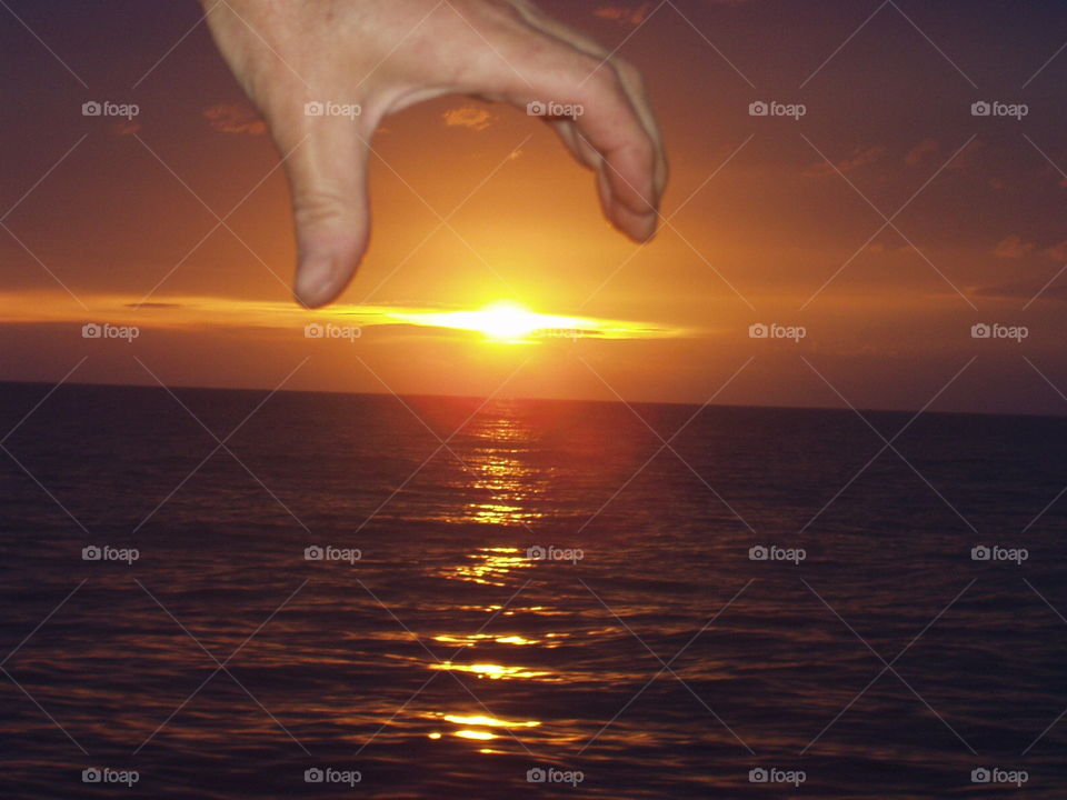 The sun in your hand