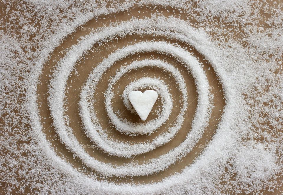 Concentric circles and heart shaped sugar cube