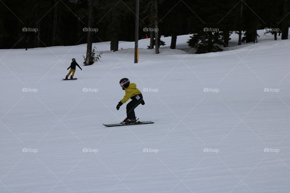 Skiing 